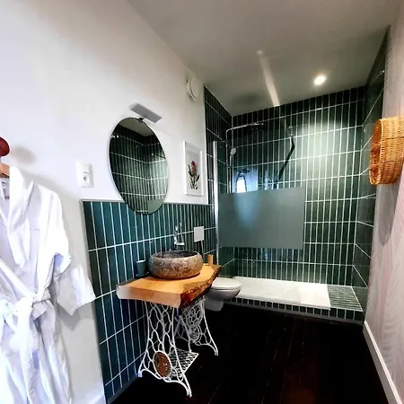 Avou Nozotes Bed & Breakfast