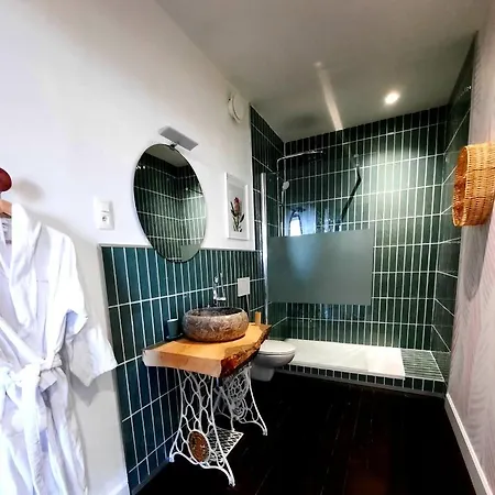 Avou Nozotes Nocleg ze śniadaniem